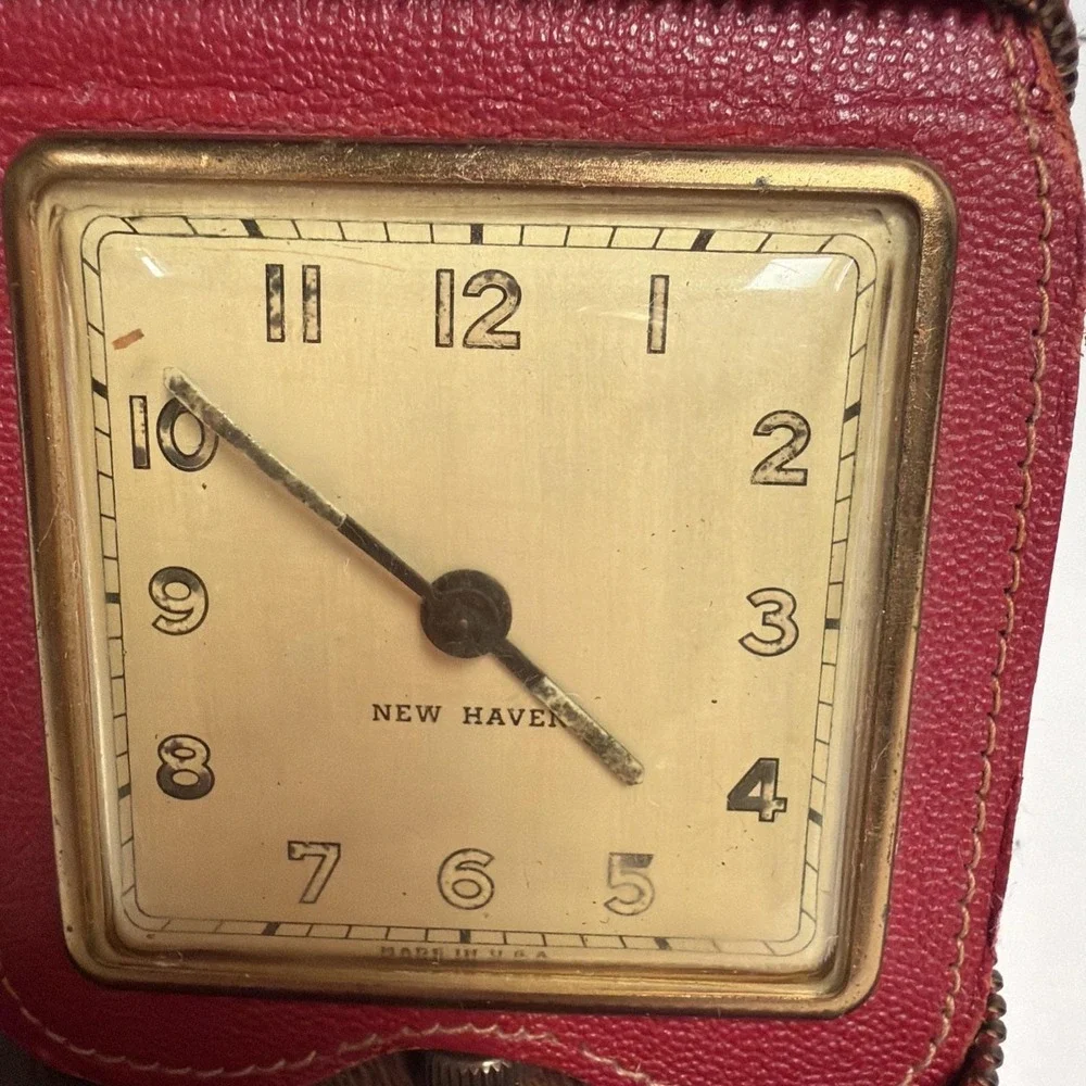 Vintage New Haven Art‎ Deco Traveling Clock Folding Wind Up Works
